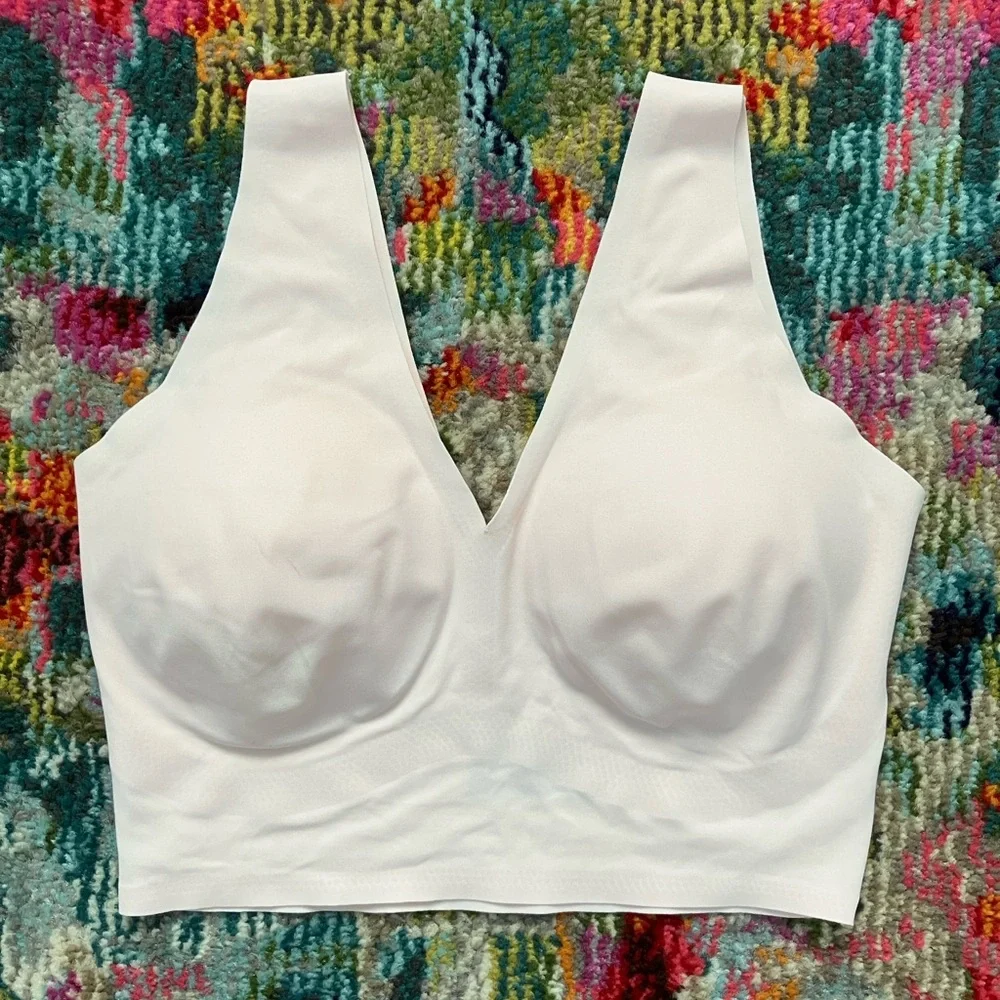 Seamless Light Pink V-Neck Comfort Bralette - Picture 3 of 11
